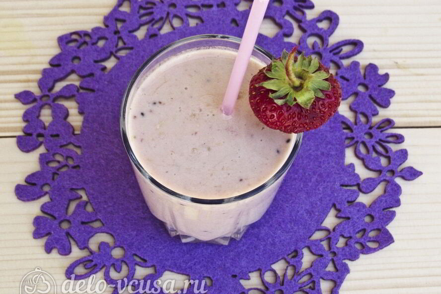 Рецепт молочного коктейля с апельсином, киви и клубникой