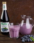 Молочный коктейль с черничным нектаром