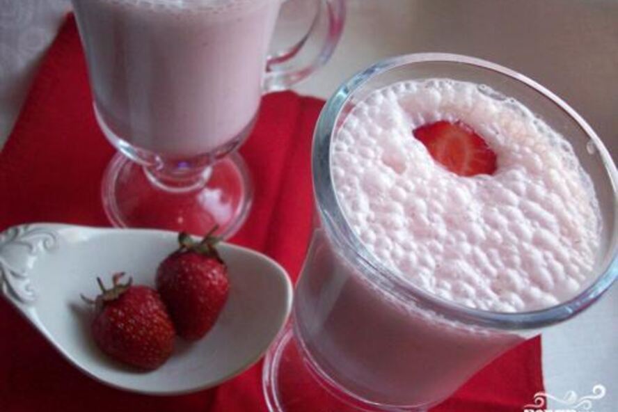 Рецепт молочного коктейля с клубникой