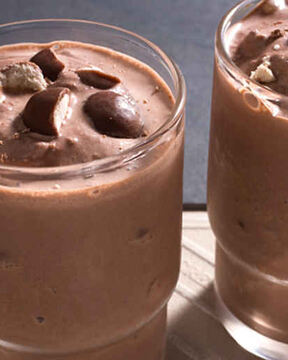 Молочный коктейль с медом и кофе