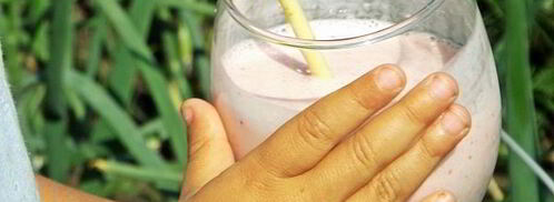 молочный коктейль с мороженым и клубникой. Шаг 10