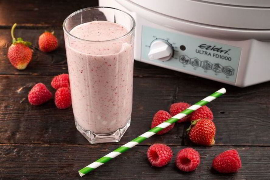 Рецепт молочного коктейля с сушеными ягодами