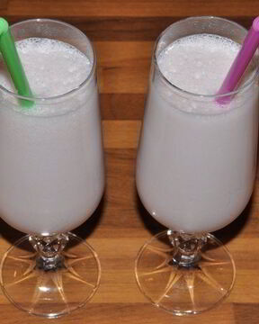 Ванильный молочный коктейль