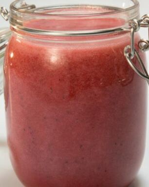 Морс из черной смородины с медом и тимьяном