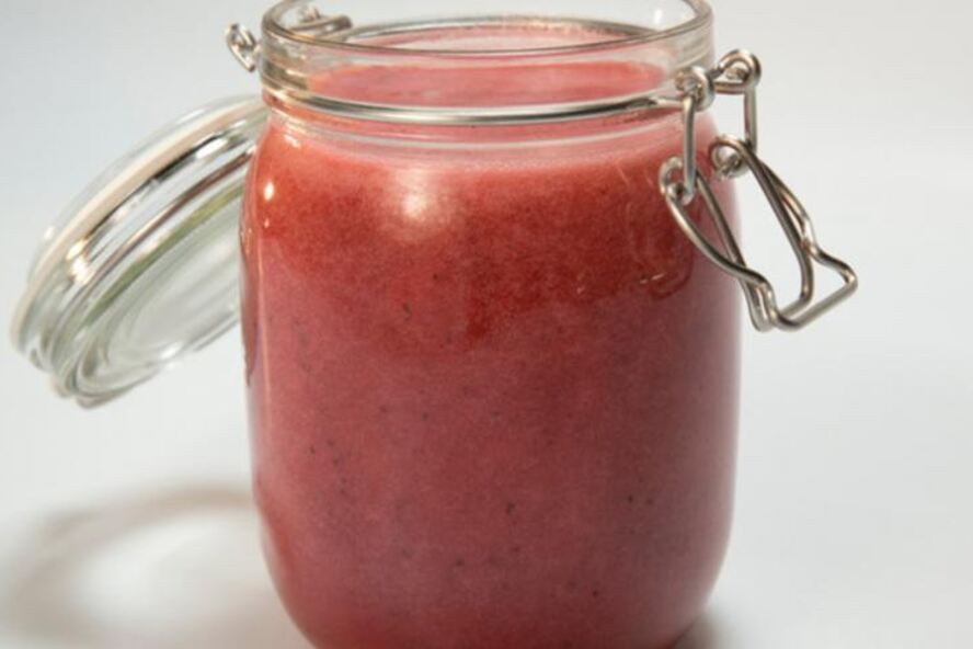 Рецепт морса из черной смородины с медом и тимьяном