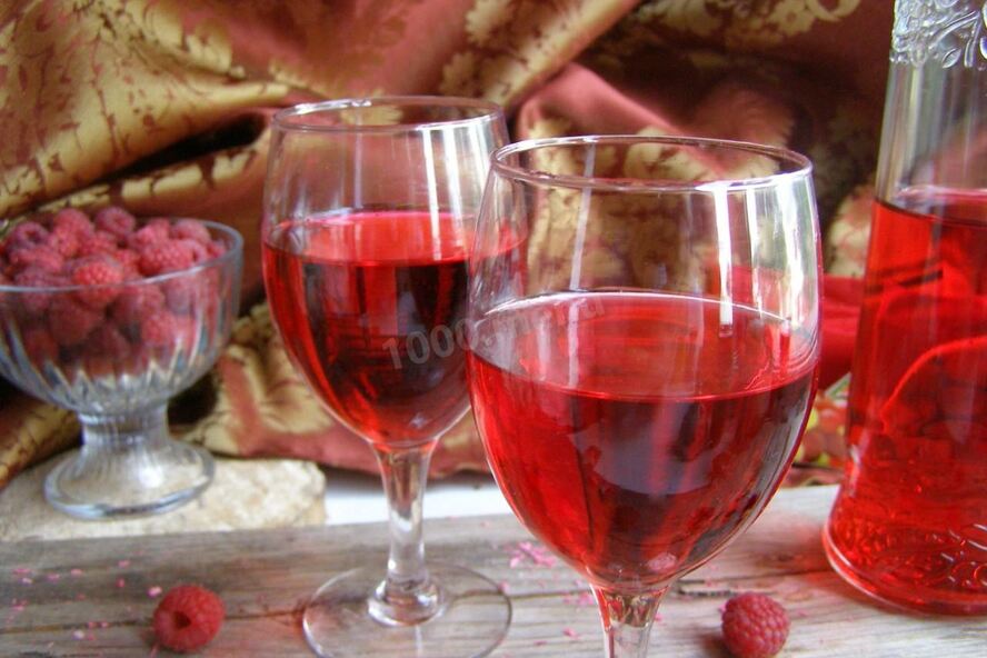 Рецепт малиновой наливки из малины