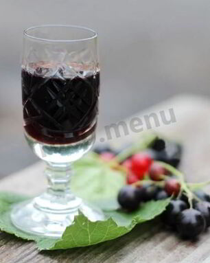 Настойка из черной смородины на водке