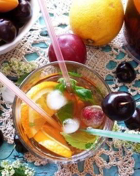 Безалкогольная сангрия на зеленом чае
