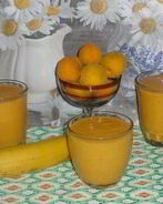 Смузи с абрикосами, бананом и мацони