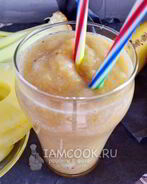 Смузи с ананасом и сельдереем