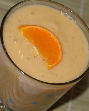 Смузи с хурмой и бананами