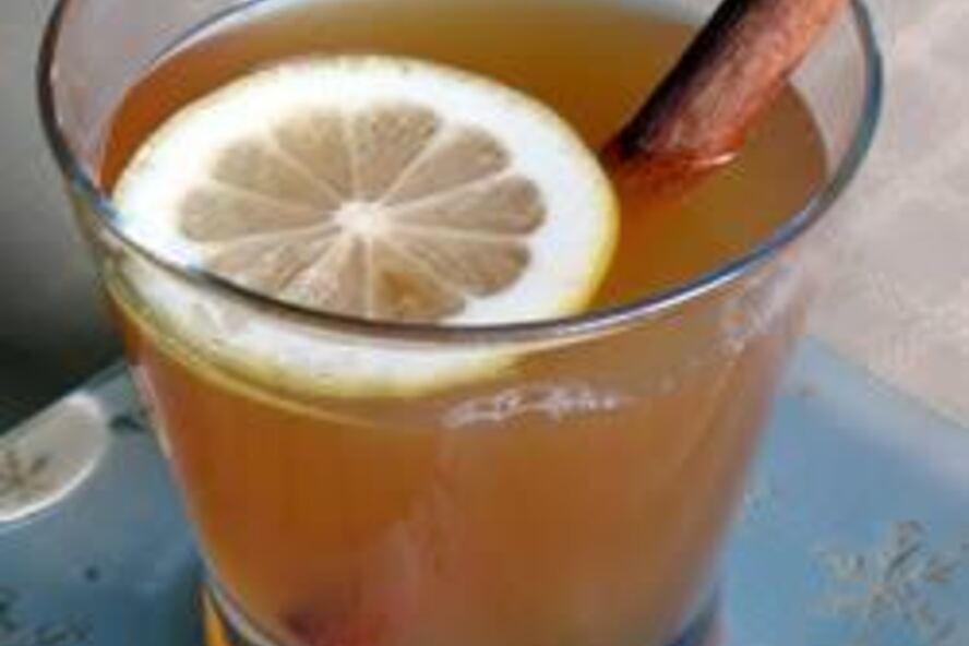 Рецепт горячего яблочного сока со специями