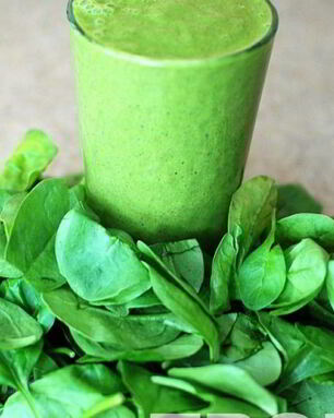 Сок из яблока моркови и шпината