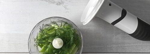 томатный сок с зеленой гречкой, сельдереем и сметаной. Шаг 4