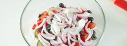 греческий салат с цуккини и помидорами. Шаг 7