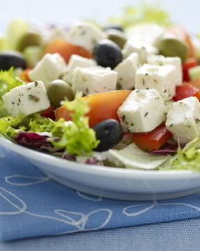 Салат греческий с маслинами