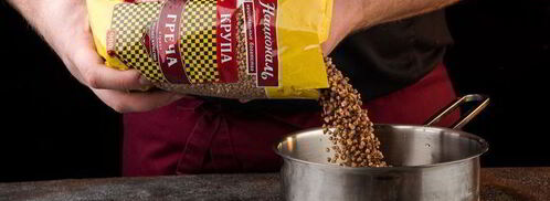 салат из гречки с копченой курицей и томатами. Шаг 3