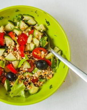 Салат из зеленой гречки