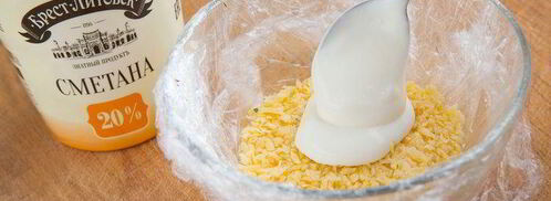 слоеный салат с горбушей и гречкой. Шаг 6