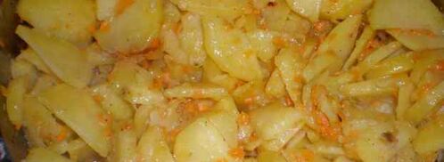 картофель в майонезе с ананасами и салатик свекла с сыром. Шаг 7