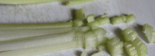 картофельный салат с красной рыбой и икрой. Шаг 4