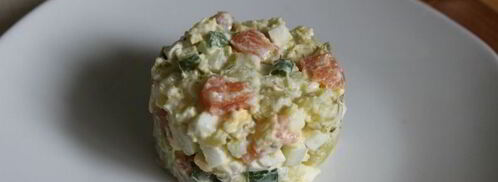 картофельный салат с красной рыбой и икрой. Шаг 7