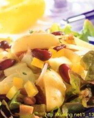 Картофельный салат с яблоками и фасолью