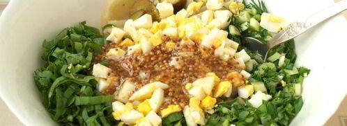 картофельный салат со щавелем и маринованными огурцами. Шаг 8