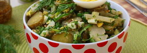 картофельный салат со щавелем и маринованными огурцами. Шаг 9