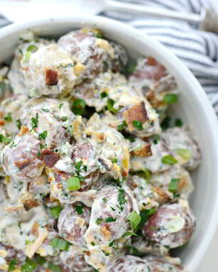 Салат из картофеля и бекона