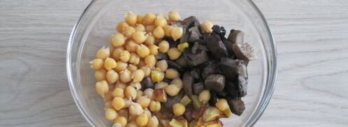 салат с картофелем и нутом. Шаг 9