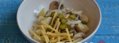 салат с картофелем, шампиньонами и корнишонами. Шаг 5