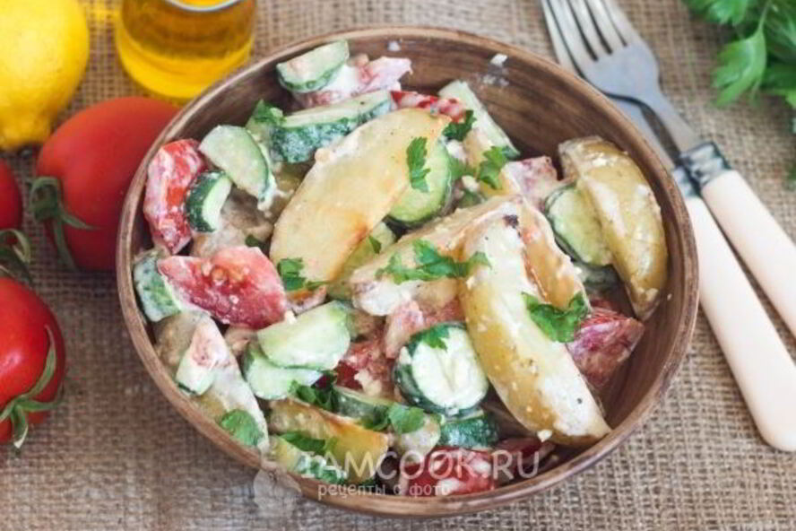 Рецепт салата с запеченным картофелем