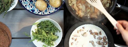 теплый картофельный салат со сливочной курицей. Шаг 3