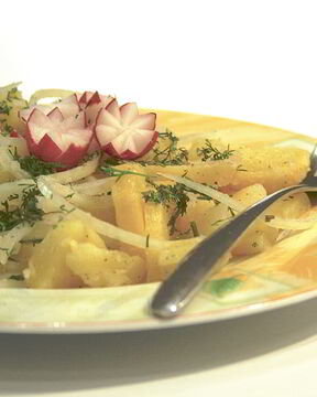 Традиционный сербский картофельный салат