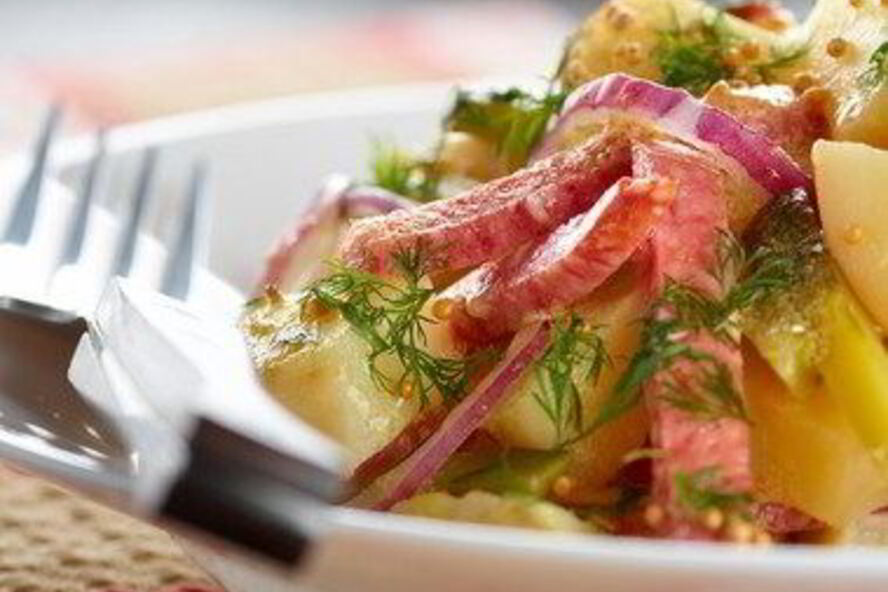 Рецепт украинского картофельного салата буковина с копченой колбасой и консервированным перцем