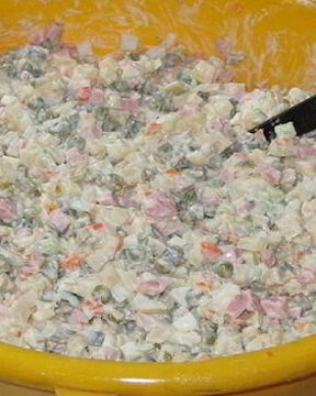 Классический салат Оливье