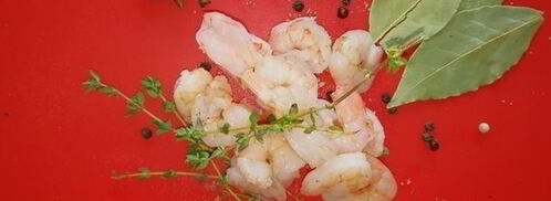 оливье по-царски со свиной вырезкой и креветками на желе из гранатового соуса. Шаг 3