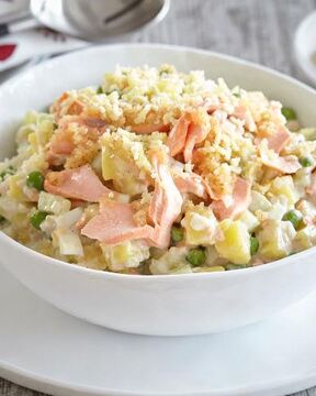 Оливье с форелью домашнего копчения