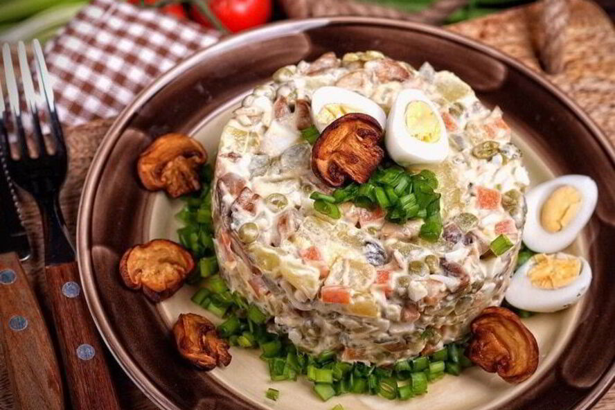 Рецепт оливье с грибами