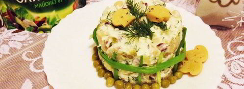 оливье с маринованными грибами. Шаг 10