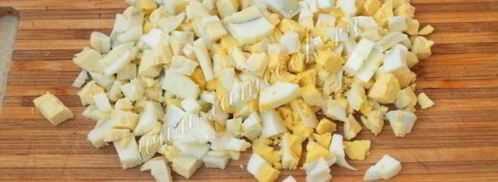 салат оливье с колбасой. Шаг 9