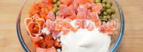 салат оливье с семгой. Шаг 5