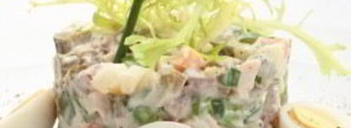 салат оливье со свежим огурцом. Шаг 8