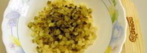 салат оливье в виде петуха. Шаг 4