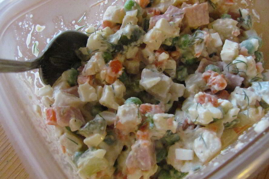 Рецепт вкусного оливье с ветчиной и горошком