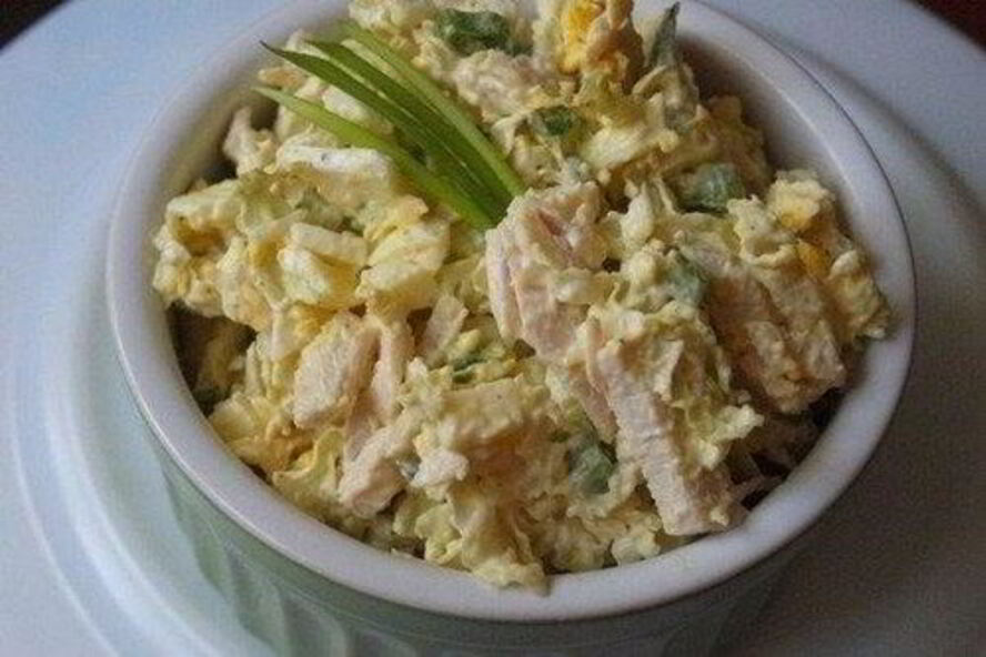 Рецепт простого салата из пекинской капусты и курицы