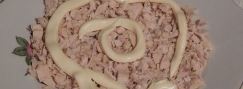 салат инь-янь с черносливом. Шаг 6