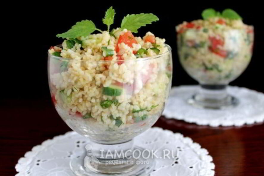 Рецепт салата из булгура с помидорами и огурцом