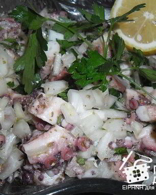 Салат из осьминога Хтаподи
